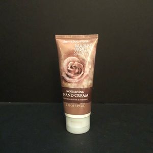 🌿 Bath & Body Works Lotion (warm vanilla sugar)